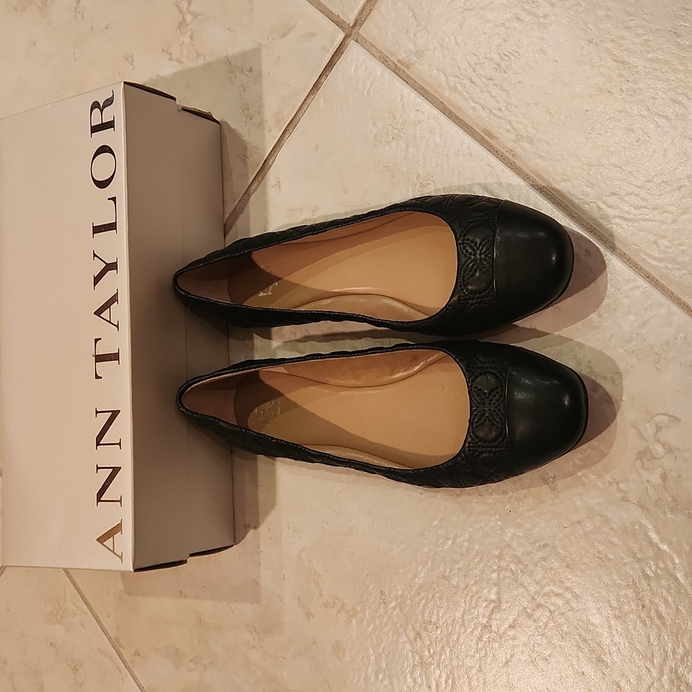Ann Taylor Keely Quilted Flat